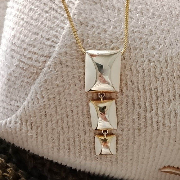 Elegant Enamel Plated Gold Necklace - Picture 3 of 11